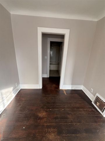 1114 Christopher Street, Flint, MI 48503