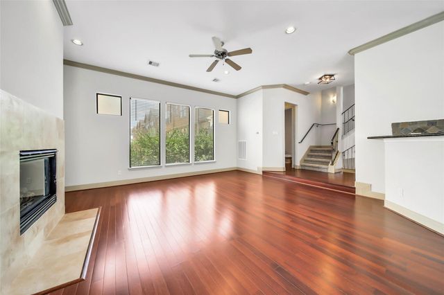 5221 Eigel Street, Houston, TX 77007