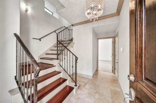 5221 Eigel Street, Houston, TX 77007