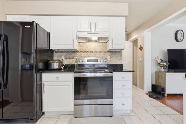 42 Nelson St, Framingham, MA 01702