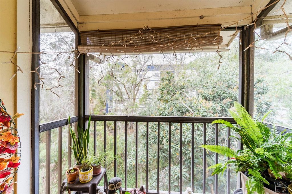 Image 16 of property listing at 13367 ARBOR POINTE CIRCLE 304, Tampa, FL 33617