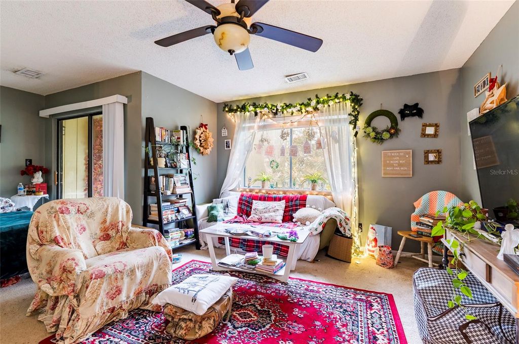 Image 3 of property listing at 13367 ARBOR POINTE CIRCLE 304, Tampa, FL 33617