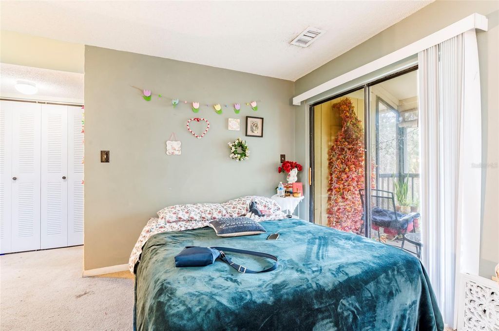 Image 4 of property listing at 13367 ARBOR POINTE CIRCLE 304, Tampa, FL 33617