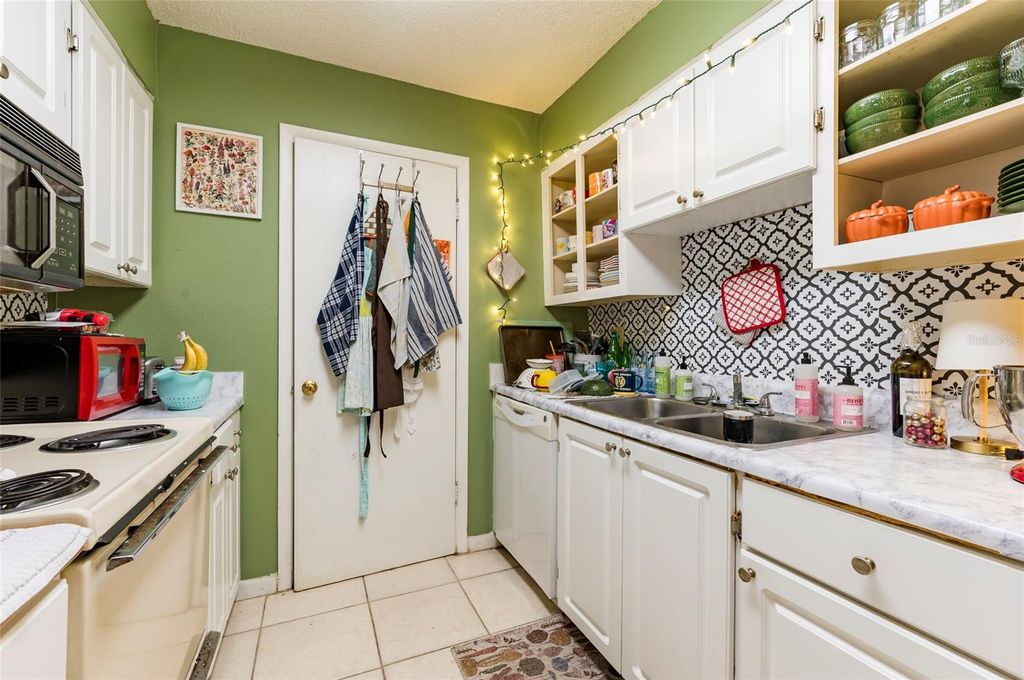 Image 6 of property listing at 13367 ARBOR POINTE CIRCLE 304, Tampa, FL 33617