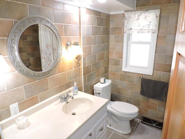 1227 S Main STREET, Fort Atkinson, WI 53538