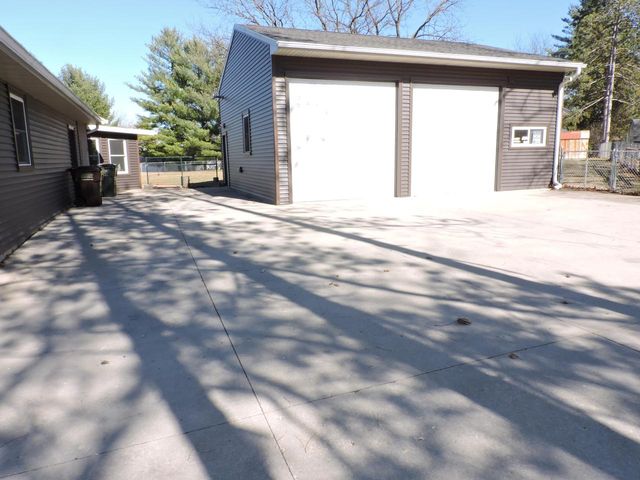 1227 S Main STREET, Fort Atkinson, WI 53538