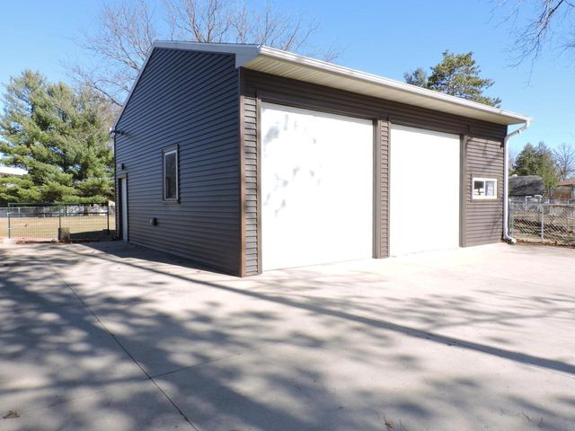 1227 S Main STREET, Fort Atkinson, WI 53538