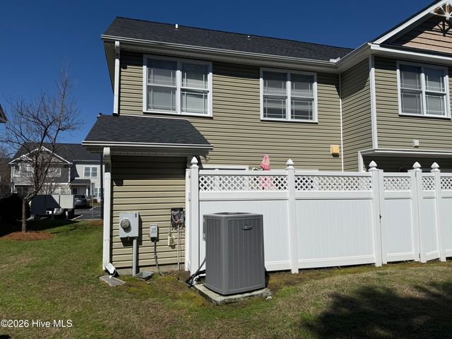 4136 Kittrell Farms Drive V8, Greenville, NC 27858