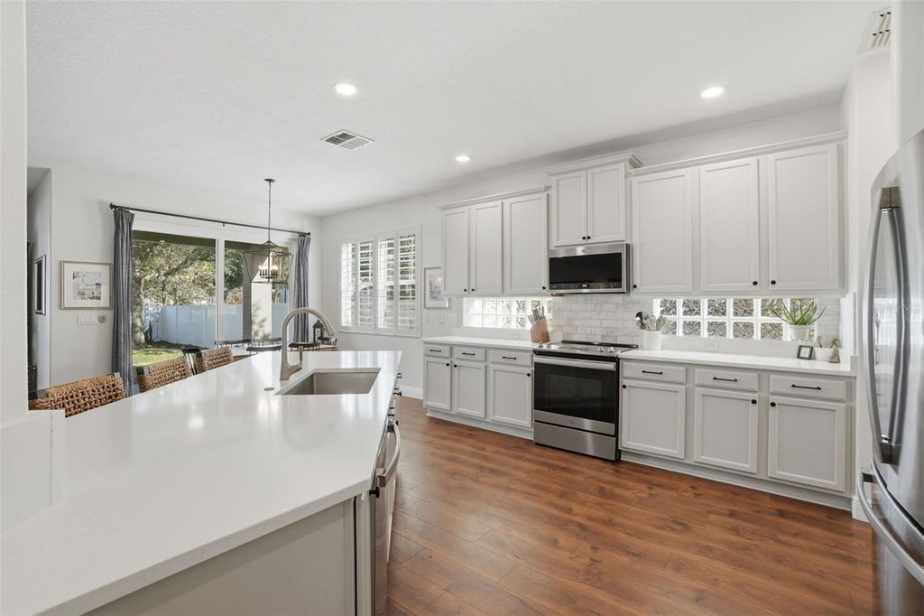 Image 13 of property listing at 10087 BAYWATER BREEZE DRIVE, Orlando, FL 32827