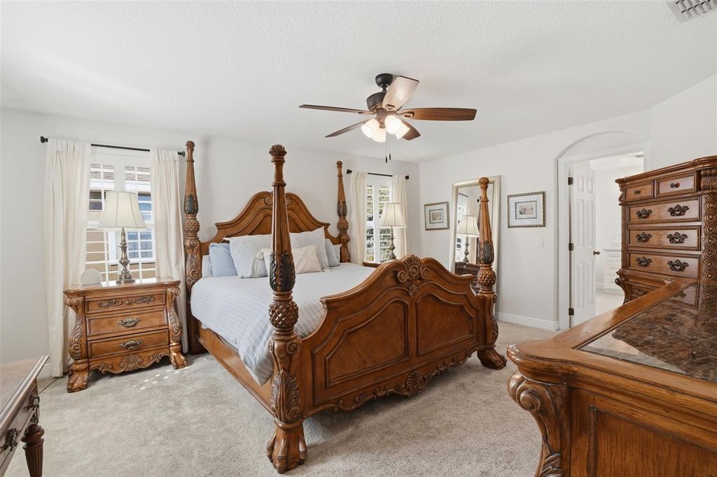 Image 15 of property listing at 10087 BAYWATER BREEZE DRIVE, Orlando, FL 32827