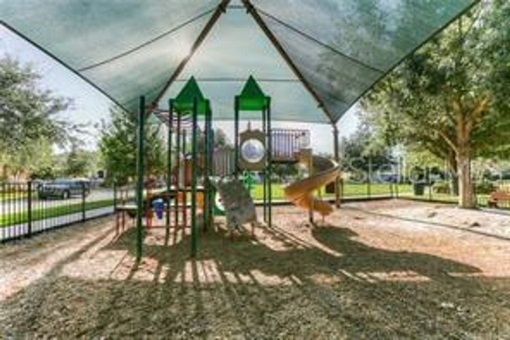 Image 31 of property listing at 10087 BAYWATER BREEZE DRIVE, Orlando, FL 32827