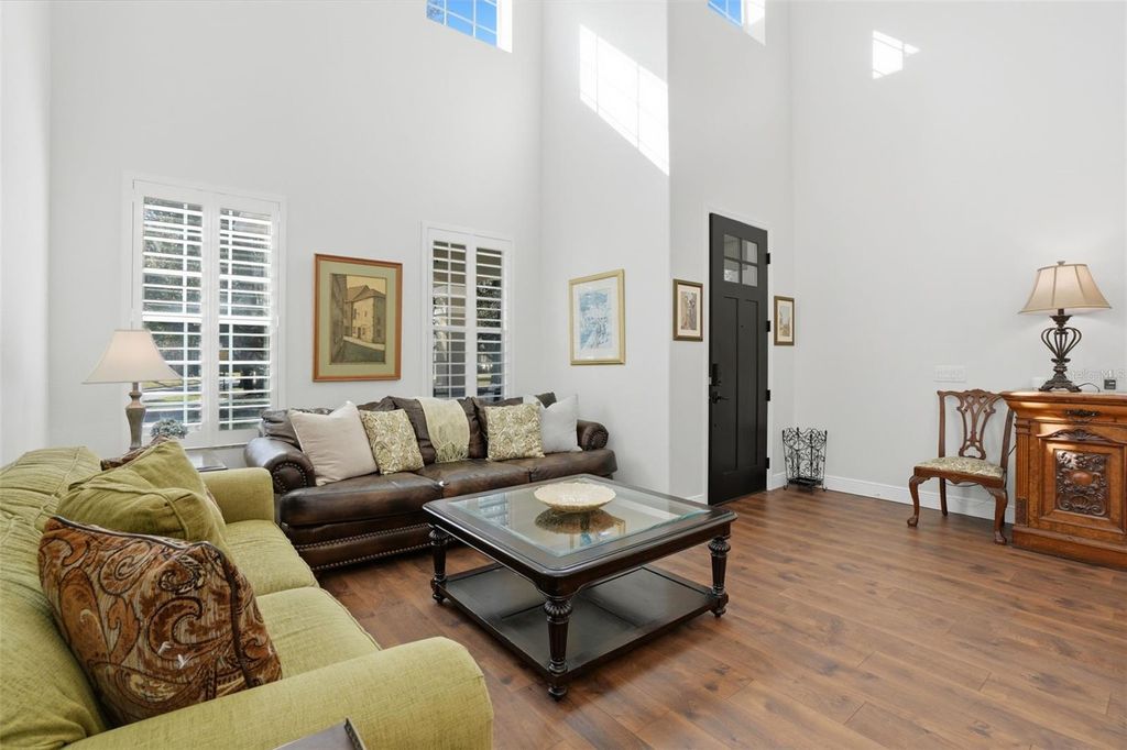 Image 6 of property listing at 10087 BAYWATER BREEZE DRIVE, Orlando, FL 32827