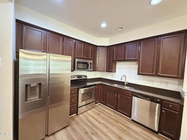 435 Panorama View Loop, Cary, NC 27519
