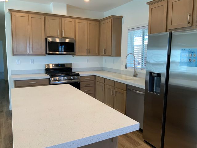 214 Maui Dr., Pittsburg, CA 94565