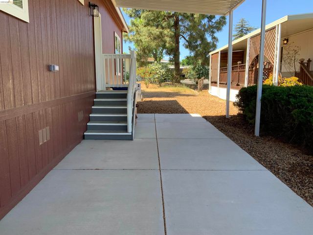 214 Maui Dr., Pittsburg, CA 94565