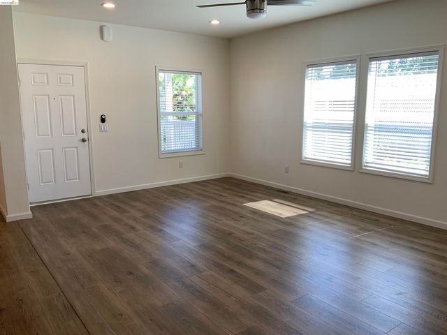 214 Maui Dr., Pittsburg, CA 94565
