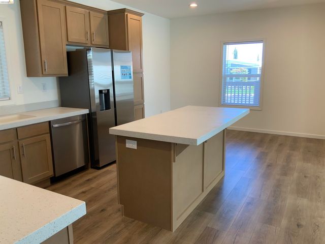 214 Maui Dr., Pittsburg, CA 94565