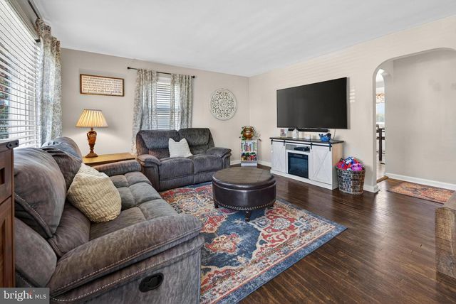 83 UNWIN DR, Hamilton, NJ 08610