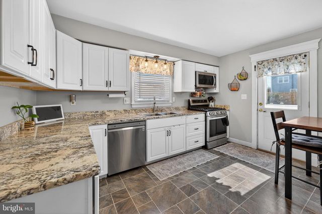 83 UNWIN DR, Hamilton, NJ 08610