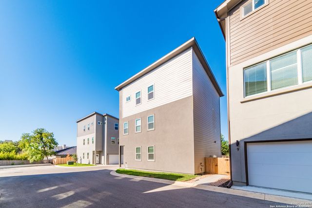 1618 W Lawndale Dr Unit 10, San Antonio, TX 78209