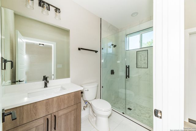 1618 W Lawndale Dr Unit 10, San Antonio, TX 78209