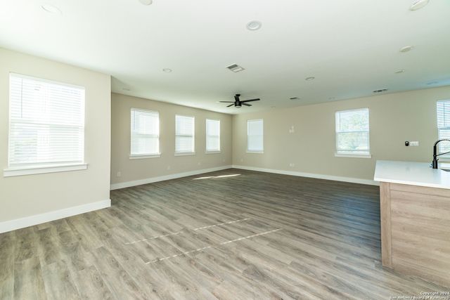 1618 W Lawndale Dr Unit 10, San Antonio, TX 78209