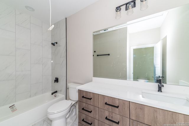 1618 W Lawndale Dr Unit 10, San Antonio, TX 78209