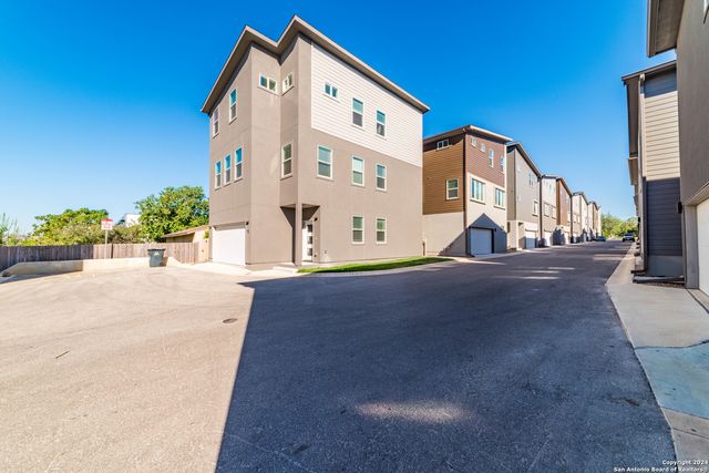 1618 W Lawndale Dr Unit 10, San Antonio, TX 78209