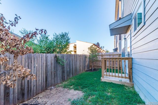 1618 W Lawndale Dr Unit 10, San Antonio, TX 78209