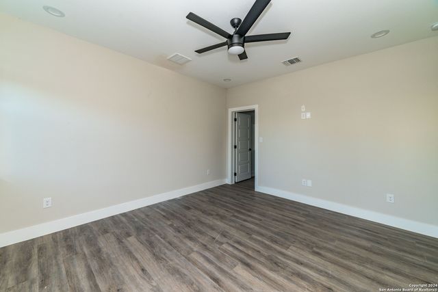 1618 W Lawndale Dr Unit 10, San Antonio, TX 78209