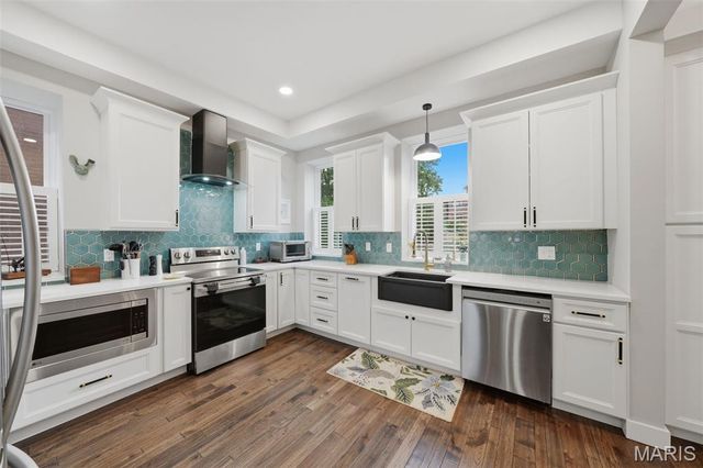 4225 Maryland Avenue, St Louis, MO 63108