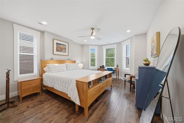 4225 Maryland Avenue, St Louis, MO 63108