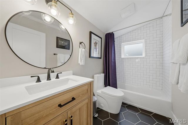 4225 Maryland Avenue, St Louis, MO 63108