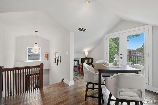 4225 Maryland Avenue, St Louis, MO 63108