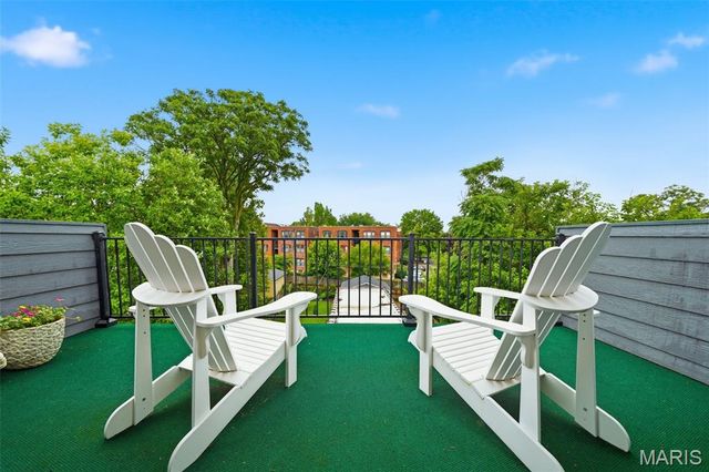4225 Maryland Avenue, St Louis, MO 63108