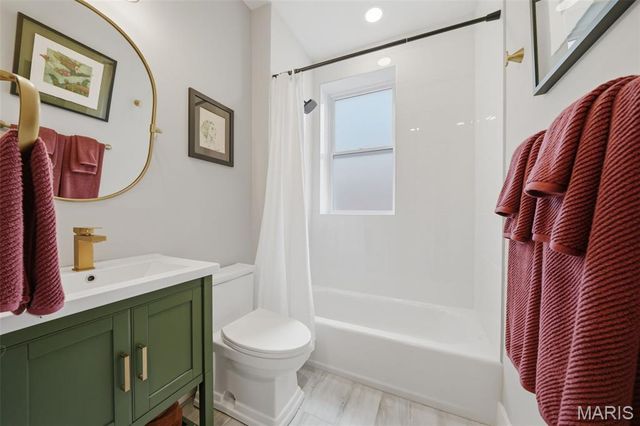 4225 Maryland Avenue, St Louis, MO 63108
