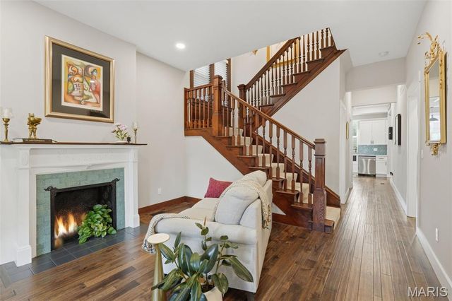 4225 Maryland Avenue, St Louis, MO 63108