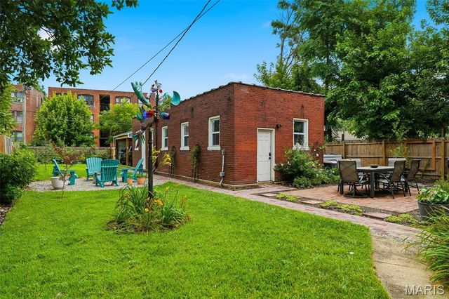 4225 Maryland Avenue, St Louis, MO 63108