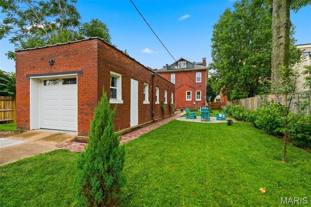 4225 Maryland Avenue, St Louis, MO 63108