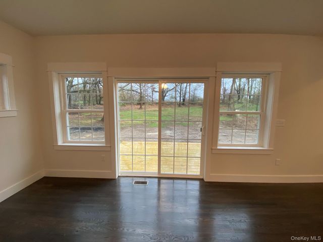 24 Sunset Lane, New Hampton, NY 10958