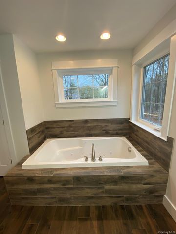 24 Sunset Lane, New Hampton, NY 10958