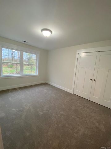 24 Sunset Lane, New Hampton, NY 10958