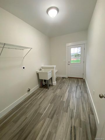 24 Sunset Lane, New Hampton, NY 10958