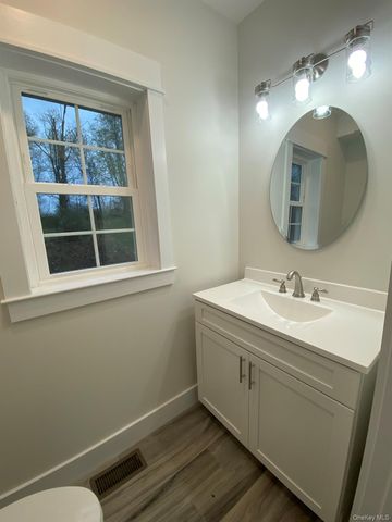 24 Sunset Lane, New Hampton, NY 10958