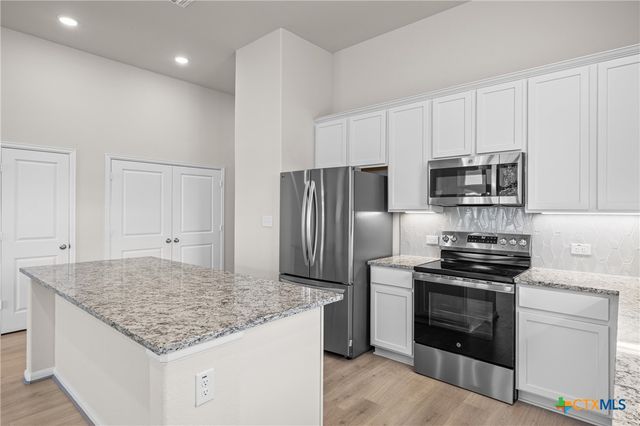 215 Cabiness Drive, Salado, TX 76571