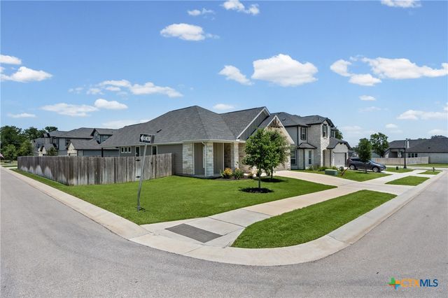 215 Cabiness Drive, Salado, TX 76571
