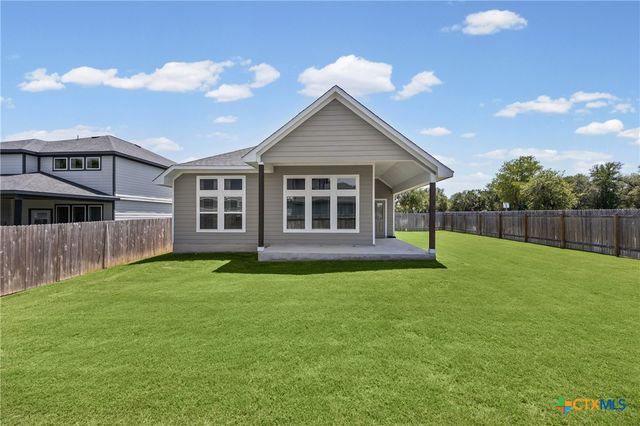 215 Cabiness Drive, Salado, TX 76571