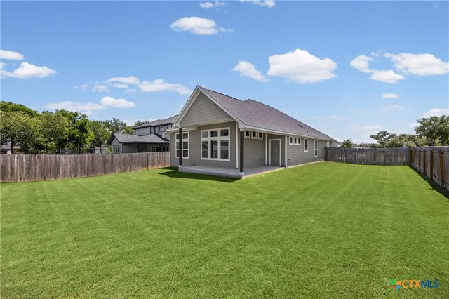 215 Cabiness Drive, Salado, TX 76571