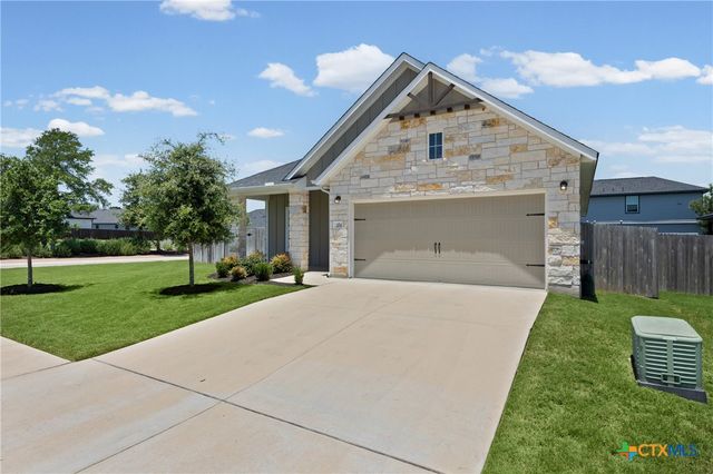 215 Cabiness Drive, Salado, TX 76571