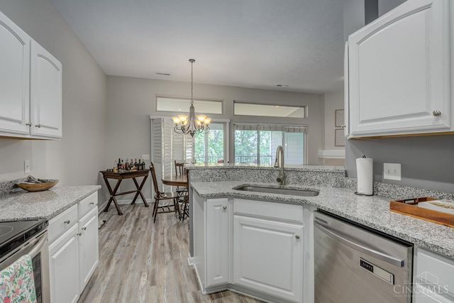 5806 Stonebridge Circle, Miami Twp, OH 45150